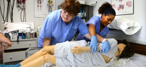 ACI Medical & Dental School | How Older Adults Can Thrive as Medical or Dental Assistants