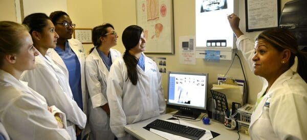 ACI Medical & Dental School | Is a Dental Assistant Internship Right for Me?
